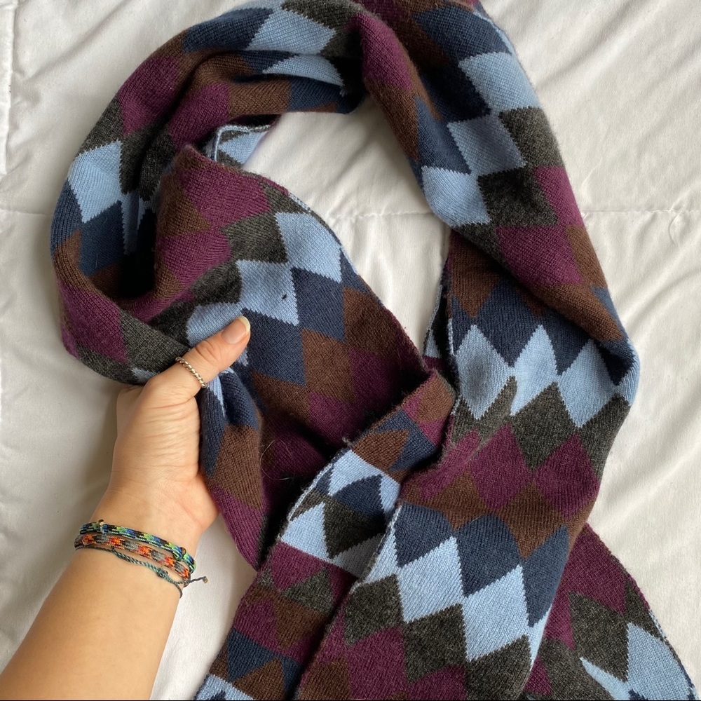 Gap Scarf - Picture 2 of 3